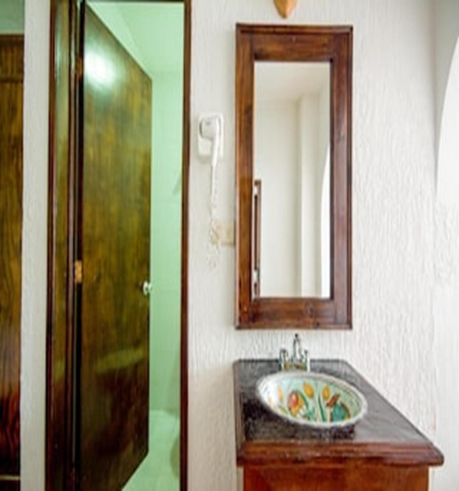 Hotel Capital O Central, 3*